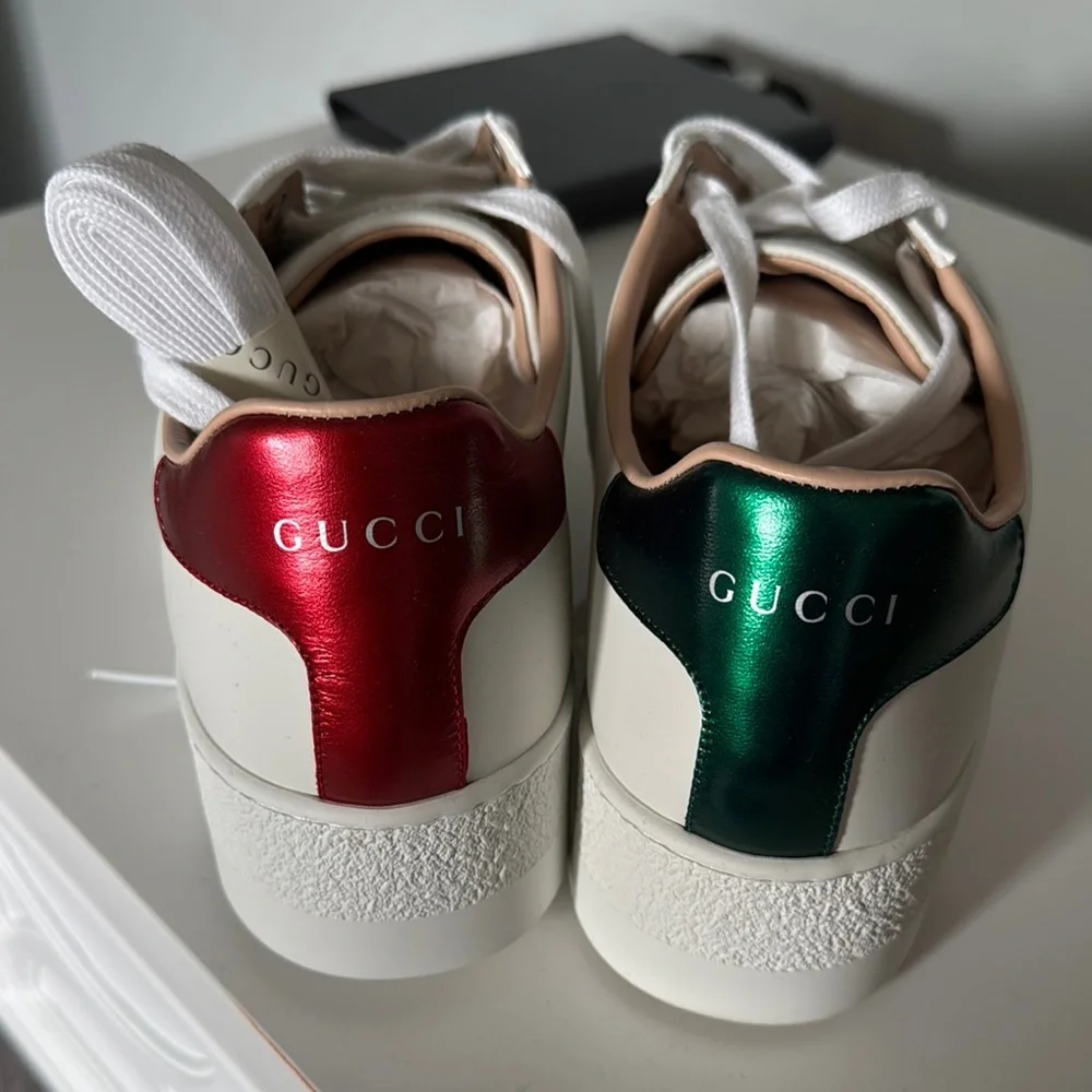 Gucci White Sneakers with Red and Green Accents - Picture 2 of 5